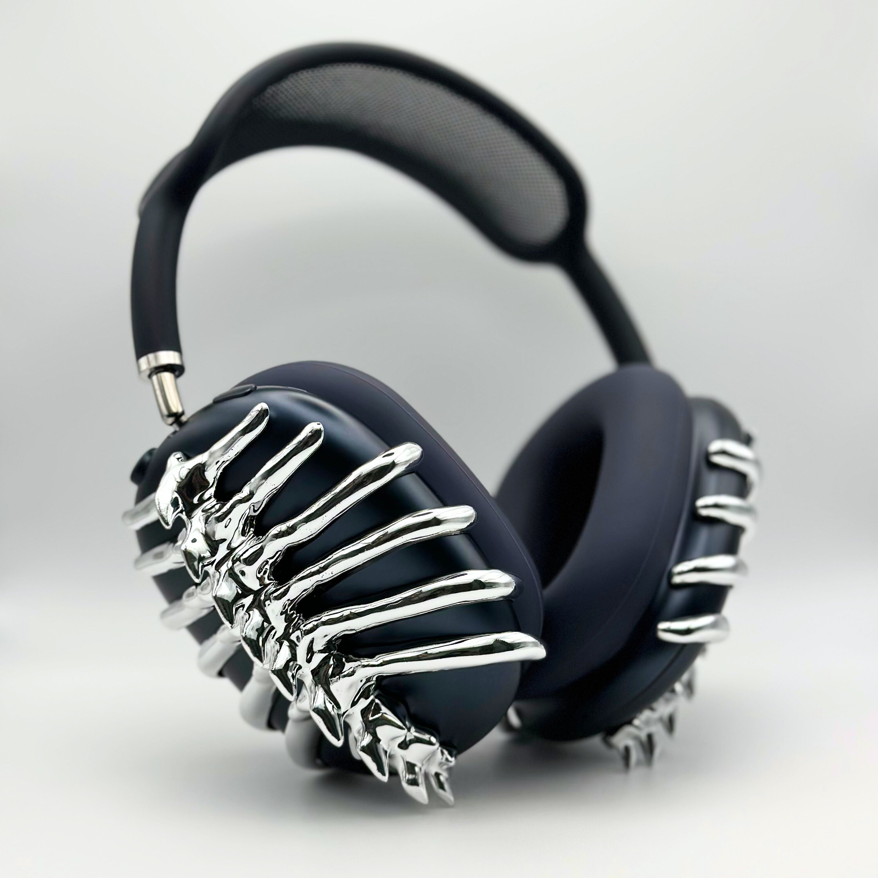 Axis Line – Sculptural AirPods Max Cover